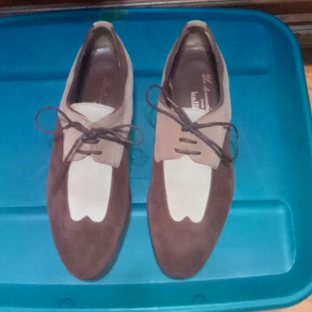 Brand new UN DIMANCHE A VENISE. KALLISte